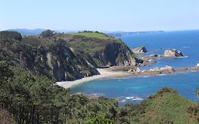 Room In Lodge - Double And Single Room - Pension Oria 1 Luarca Spain